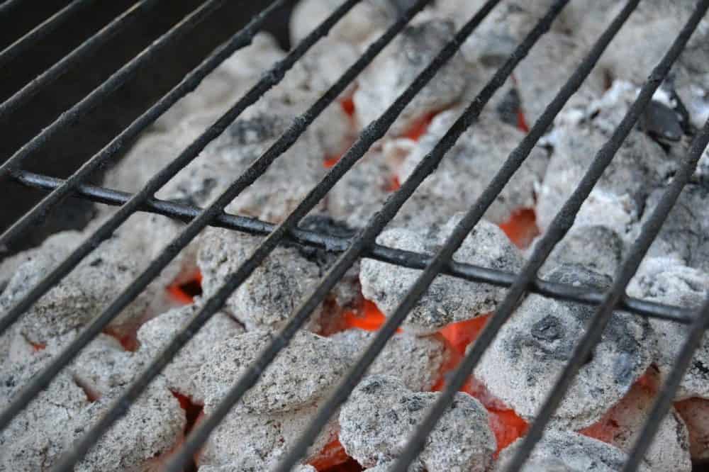 How to use a smoke box on a gas grill 4 wood chips for smoking