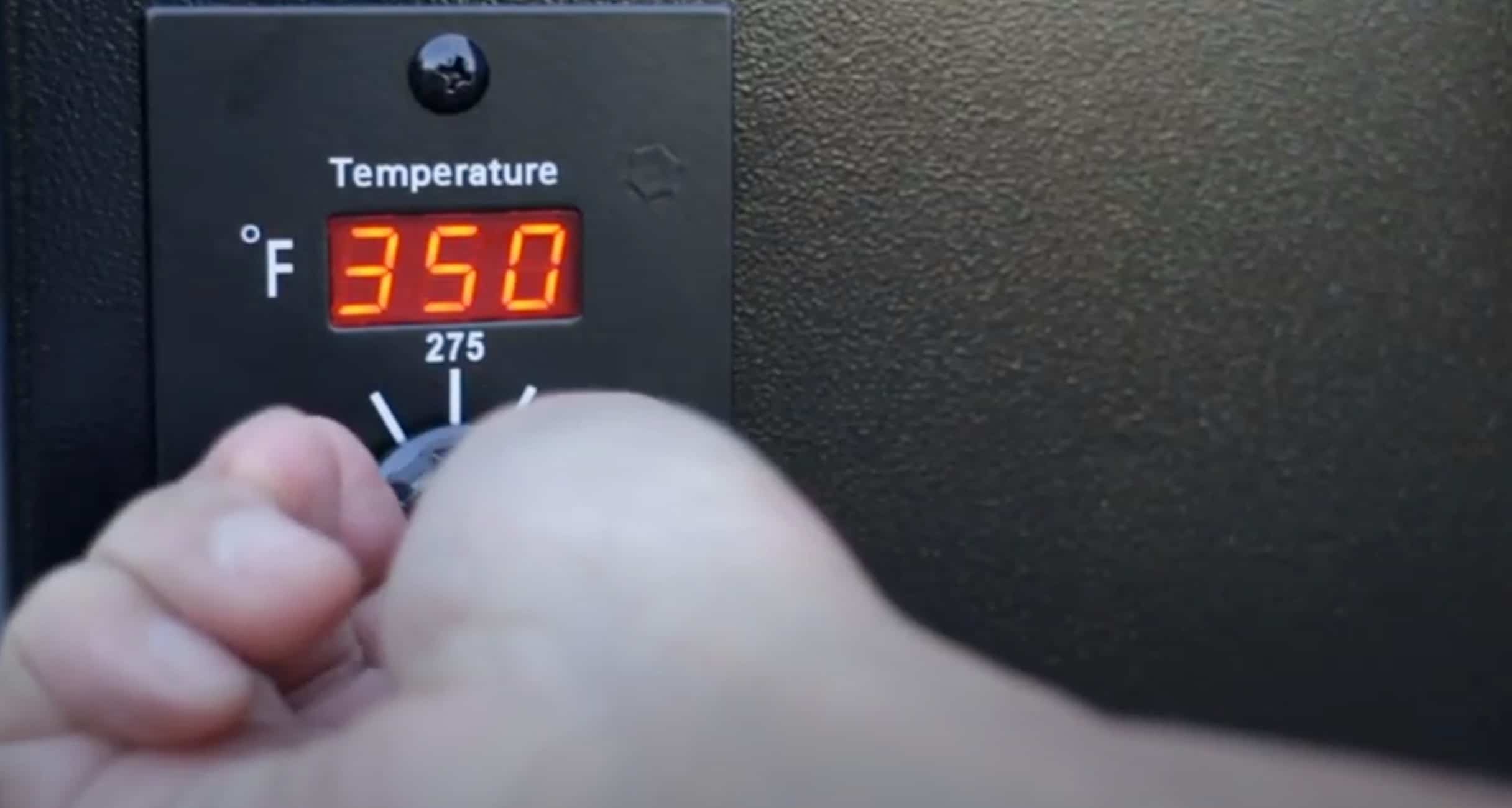 setting temperature on a smoker to 350 degrees F