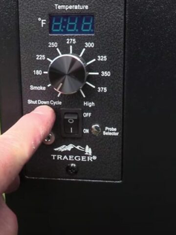 the controller on a tragere showing the smoke and 180 degree settings