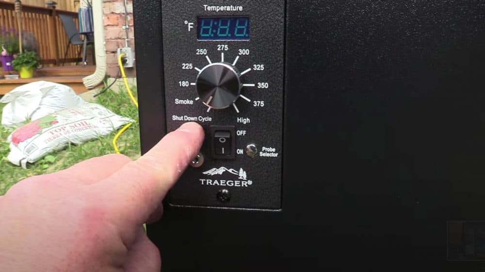 traeger pellet grill controller showing the smoke and 180 degree settings