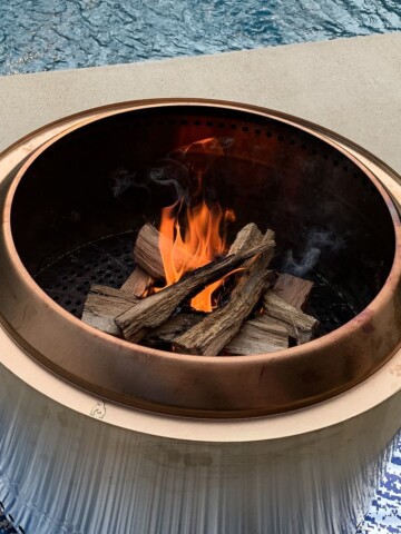 wood burning inside a solo stove