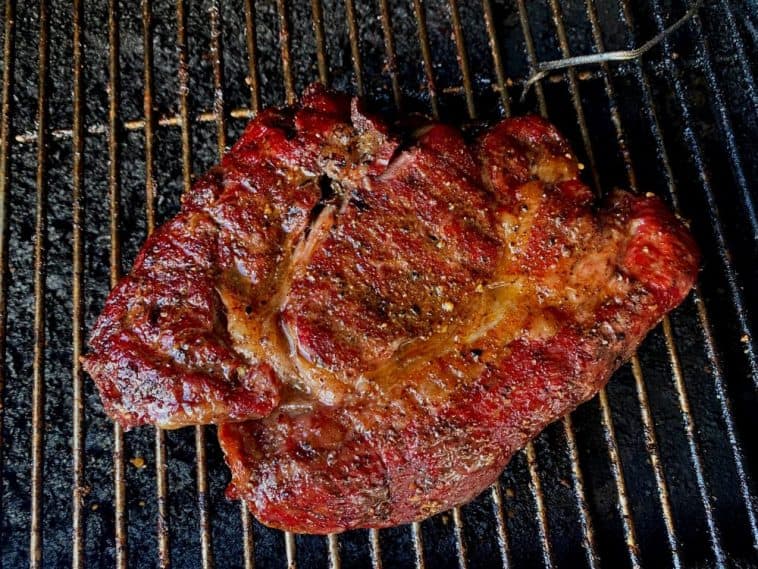 How To Smoke A Chuck Roast On A Traeger Pellet Grill Mad Backyard