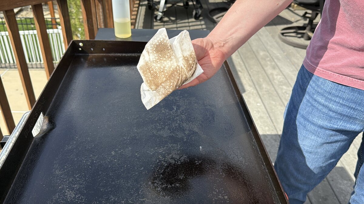 paper towels showing the black coming off the griddle