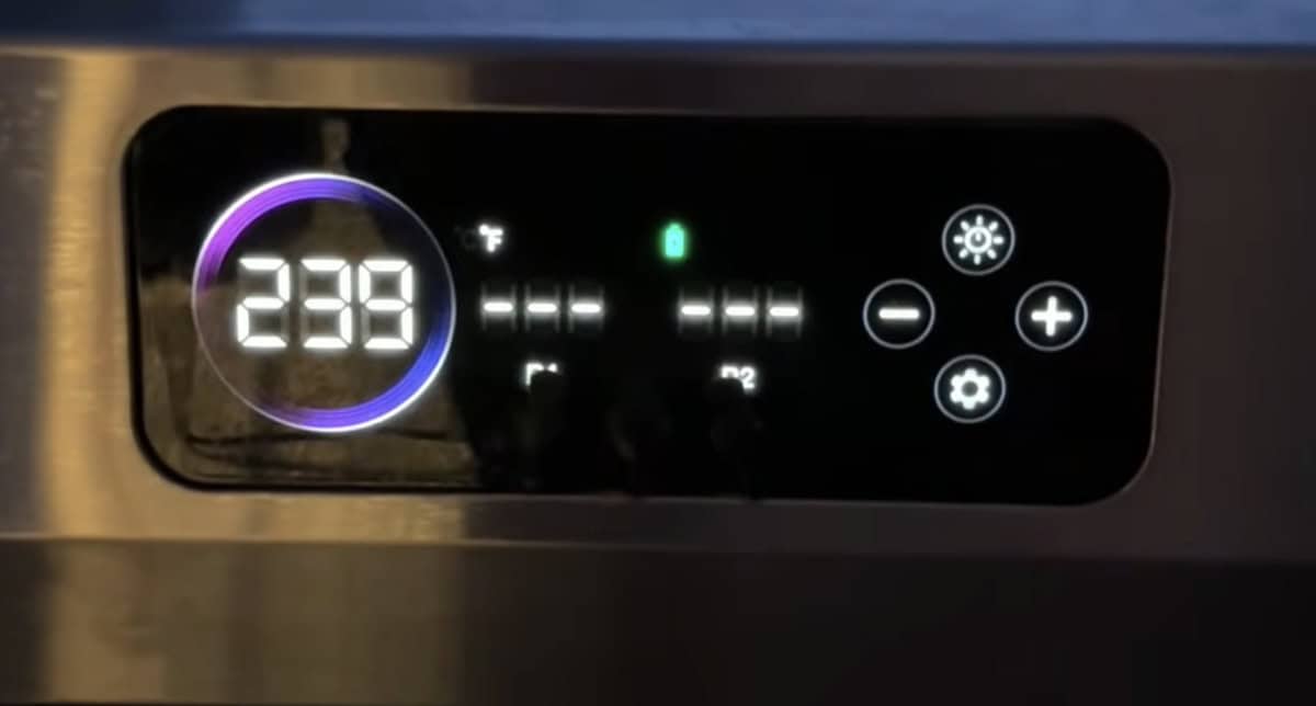 Digital Gas Grill temperature control panel displaying 239°F setting.