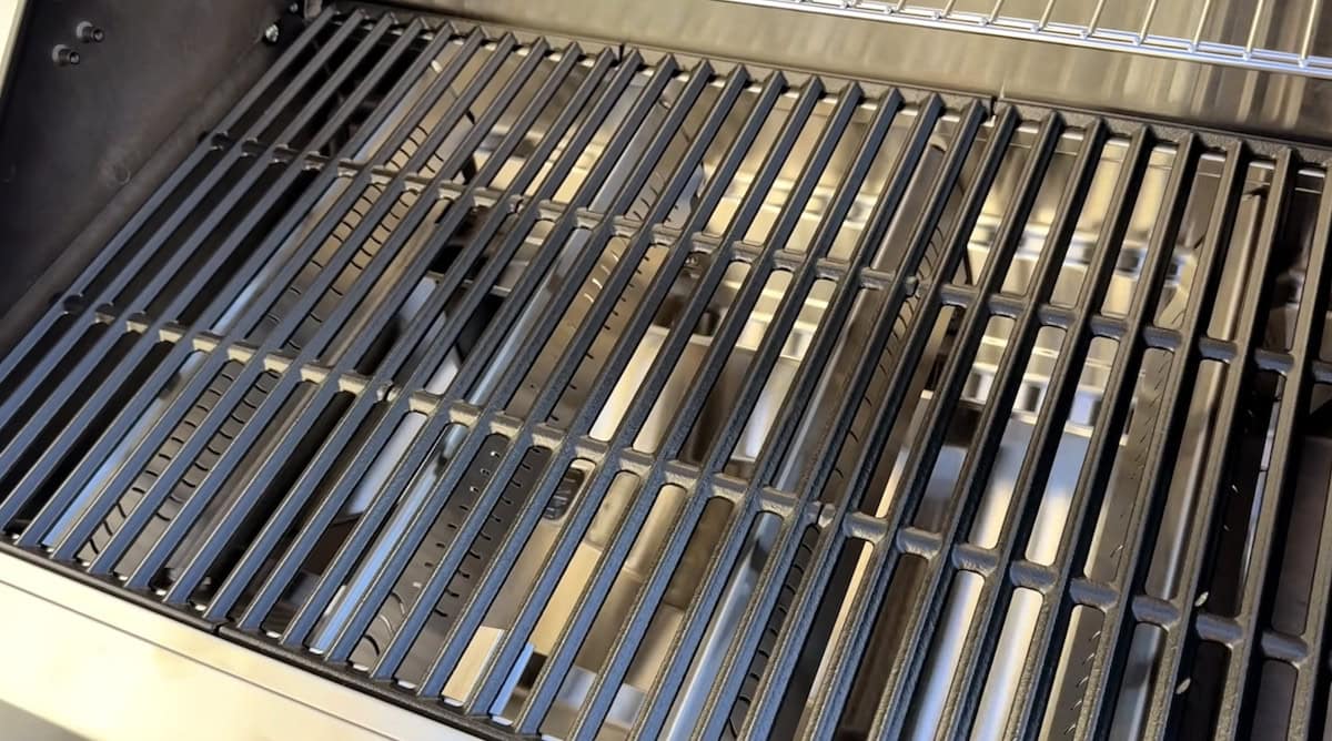 Durable stainless steel grill grates for outdoor barbecue and grilling.
